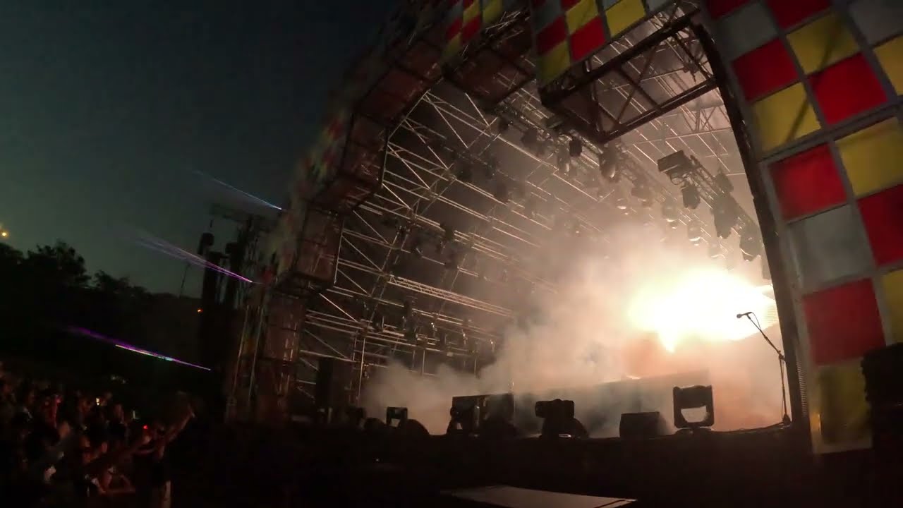 Above & Beyond ft. Justine Suissa - When I Look In Your Eyes