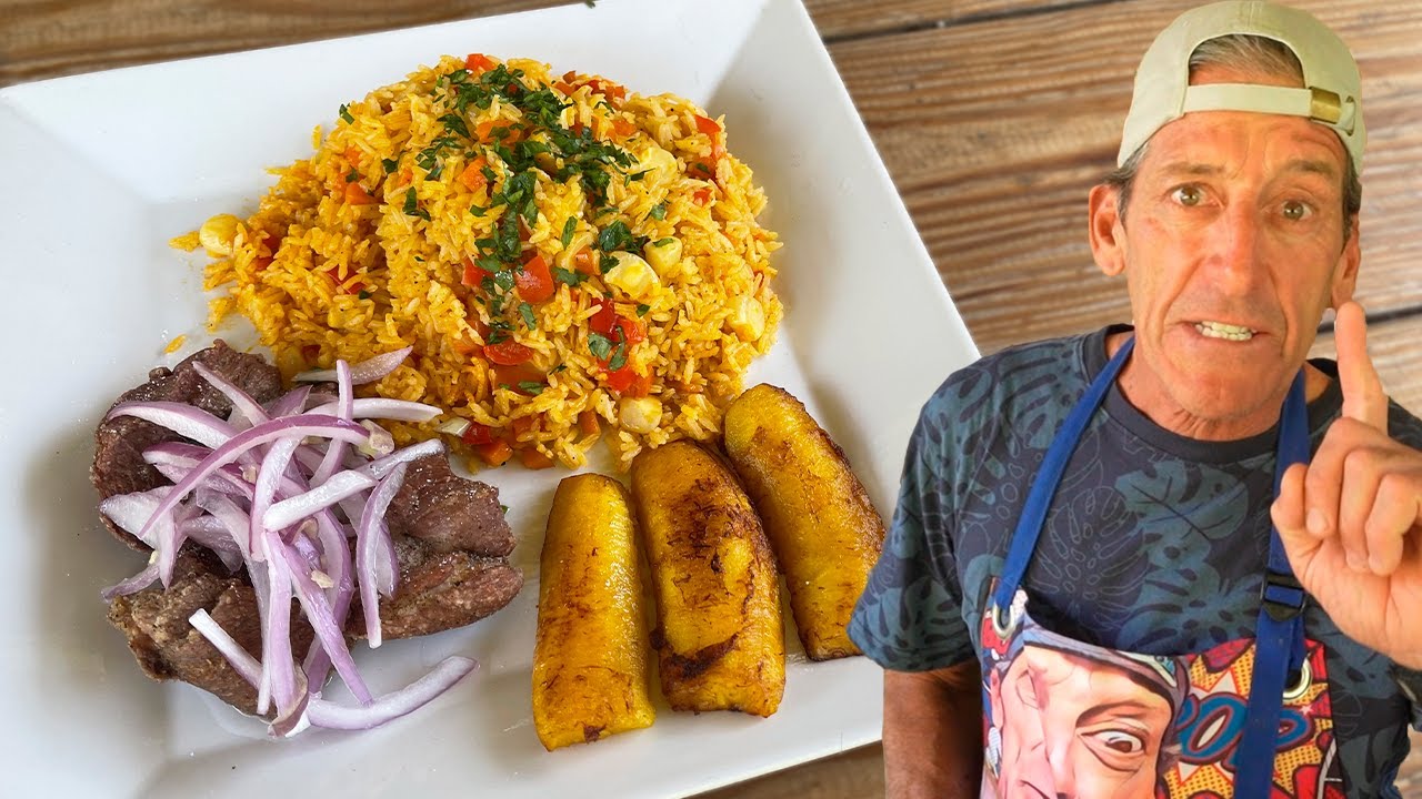 Cocinando un Arrocito con Chicharrón y Platanitos fritos por S/8.50