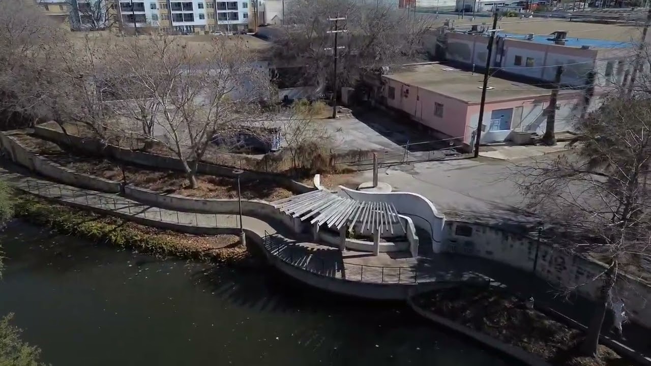 Checking out the Locks on 8th  & the Riverwalk in Make Ready parking lot,  enjoy!