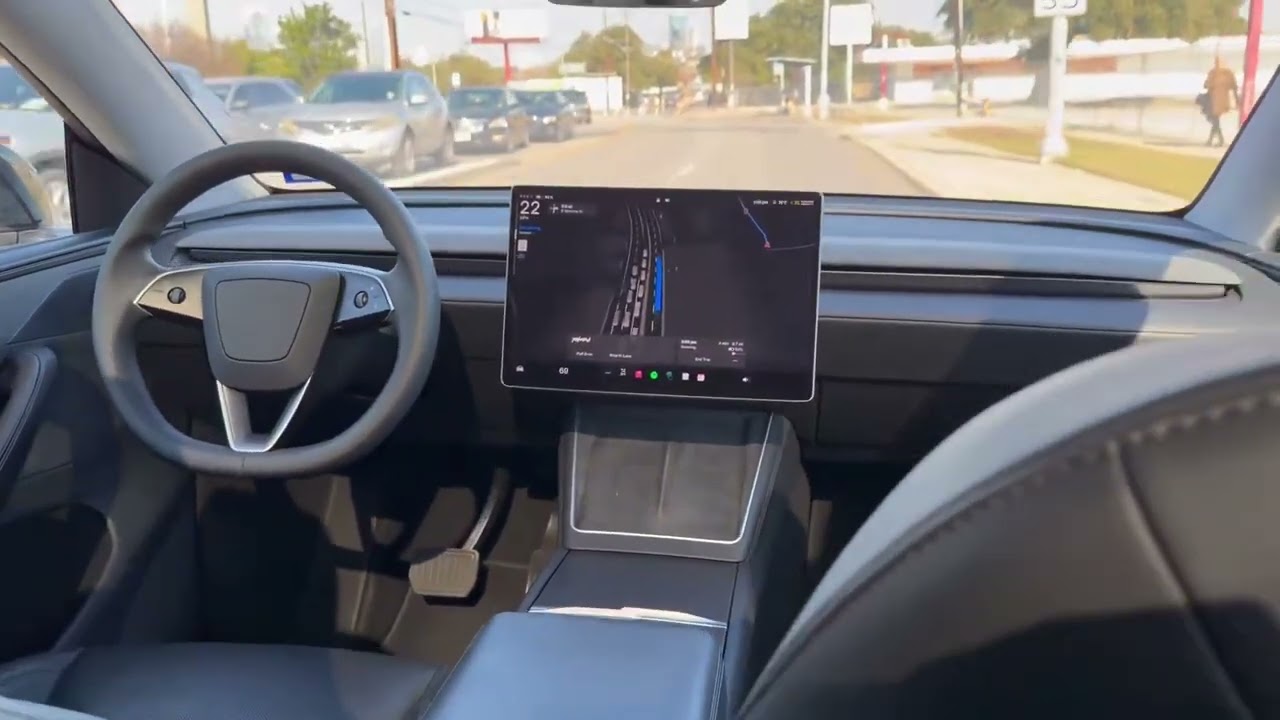 Робот-такси Tesla едет самостоятельно — водитель и специалист по безопасности не требуются! — Ком...