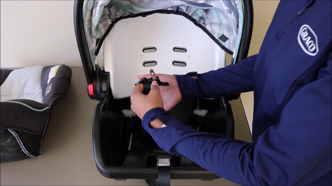 Graco® SnugRide® SnugLock® 30 Как снять и установить чехол автомобильного сиденья
