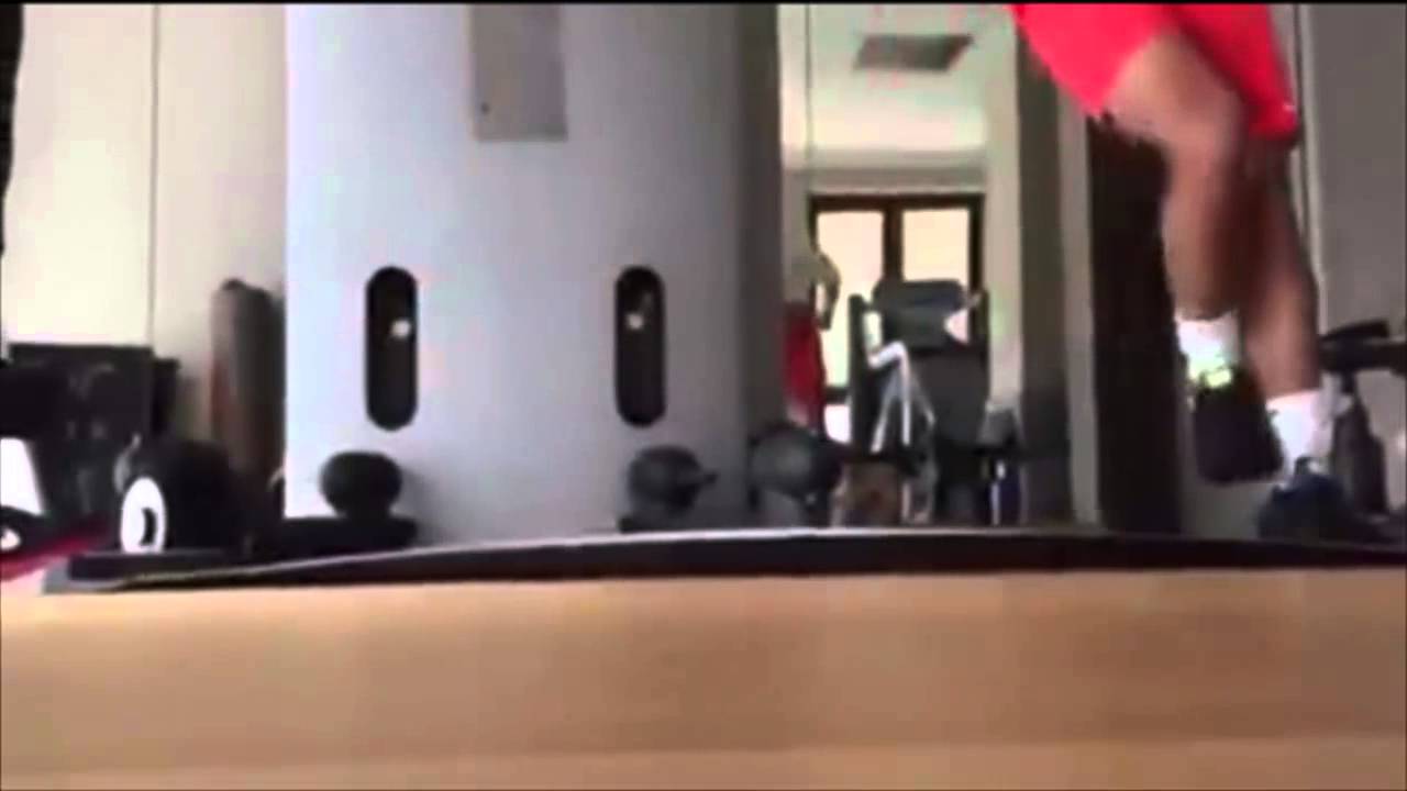 Entrenamiento de Rafael Nadal para deslizarse sobre tierra batida