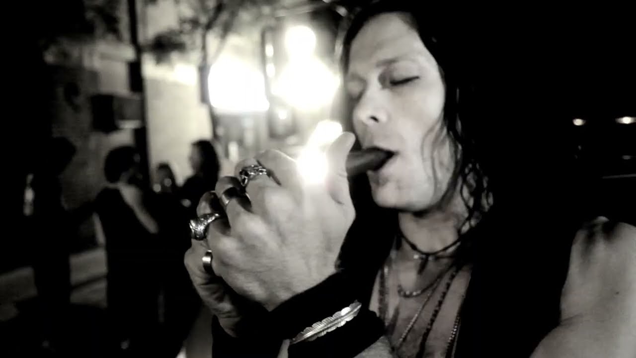 Art Of Dying - Get Thru This (OFFICIAL VIDEO)
