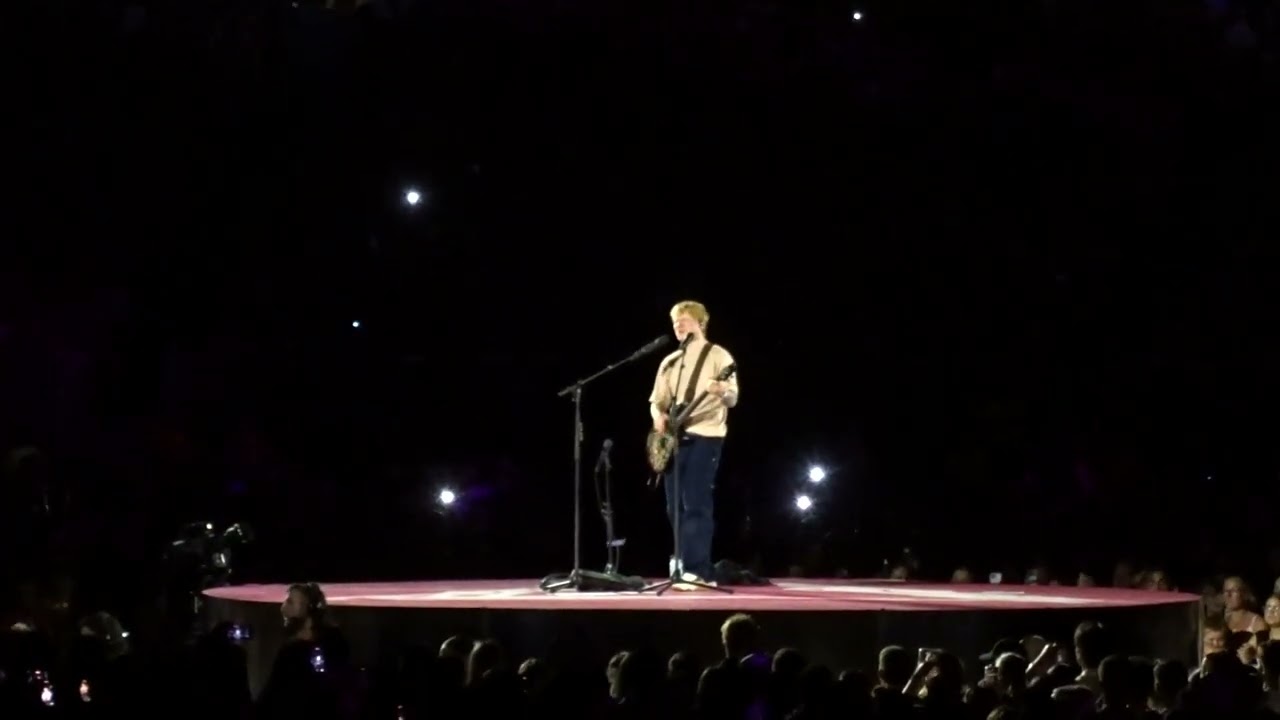 Ed Sheeran - Thinking Out Loud (live in Perth, WA)