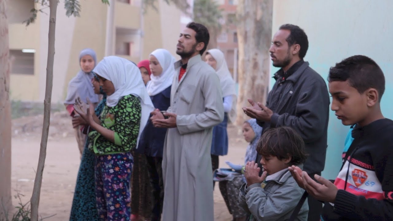 والد طفل منشأة القناطر:  حرقوا قلبي على ابني الوحيد عشان تمثال أثري