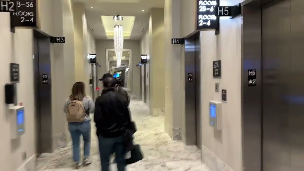 (МОДИФИЦИРОВАНО) Лифты Otis S4/Compass 360 в отеле Elara Hilton Grand Vacations, Лас-Вегас, Невада