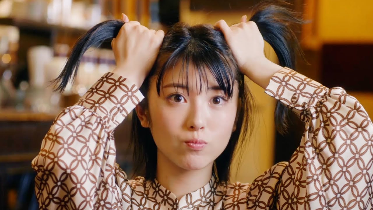 浜辺美波、可愛すぎる髪型カスタマイズ！泡ひげでおばあちゃん化！？　　JA共済WEB限定動画「先輩とみなみちゃん」
