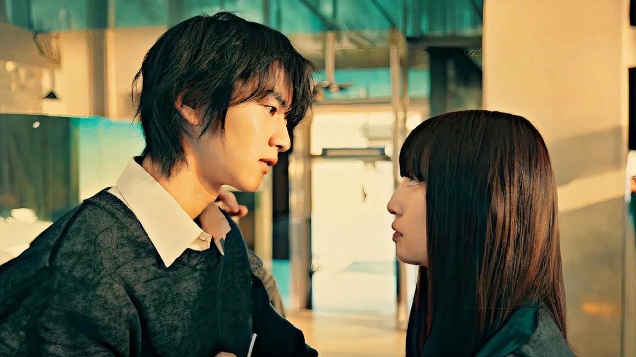 All students dislike the new transfer student, except for one guy who secretly likes her