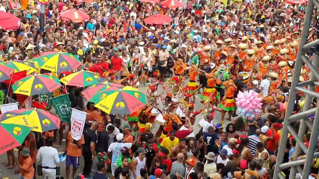 Bloco Olodum na avenida. Circuito Osmar Macêdo(Campo Grande).