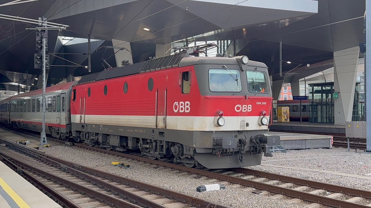 Züge in Wien HBF