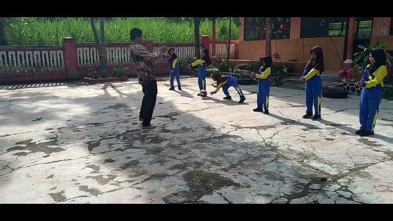 LATIHAN GERAK DASAR VOLLY UNTUK PEMULA
