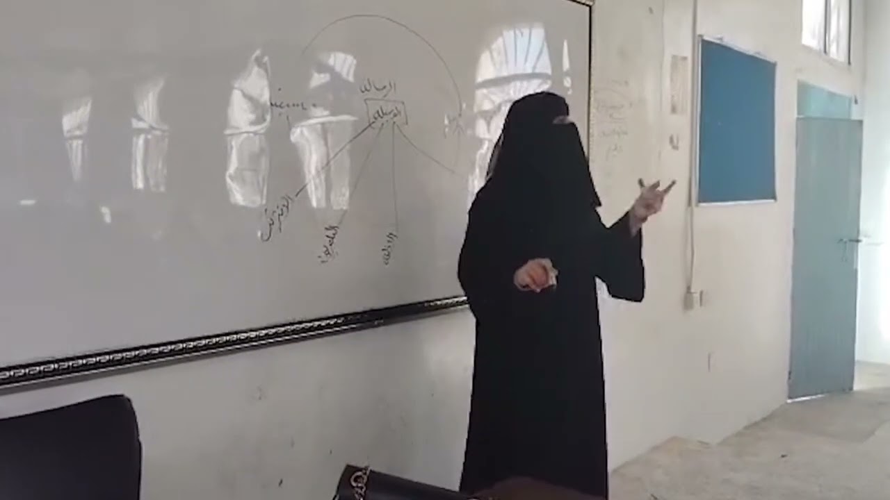 كلية الإعلام تنظم محاضرة تعريفية عن تخصص الإذاعة والتلفزيون