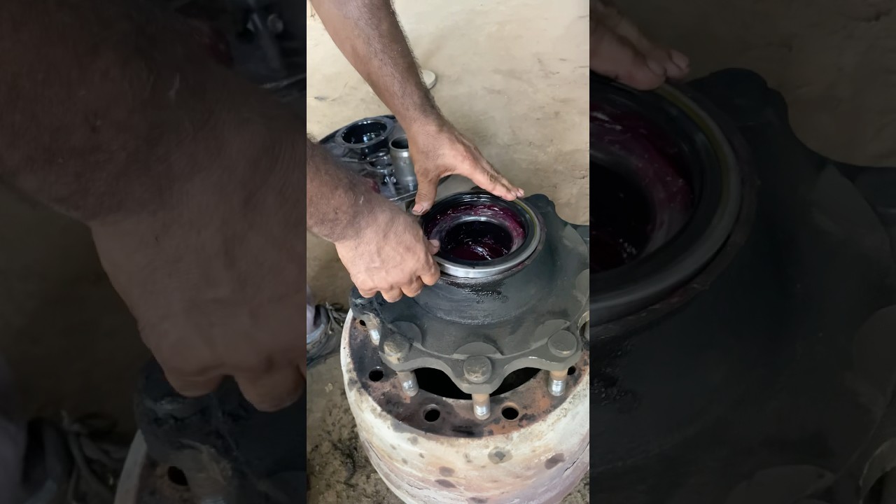 Truck Hub Seal Fitting #truckmechanic #hub #service #youtubeshorts #trendingshorts