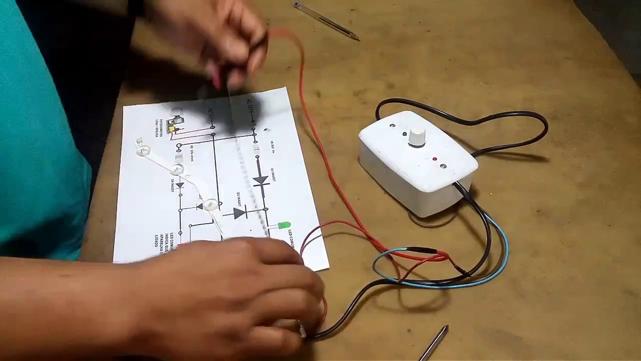 esquema de Testador de barramento de leds