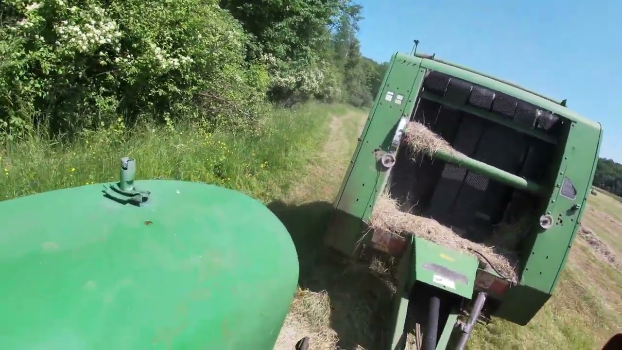 Round Baling with the Smaller Baler JD 335