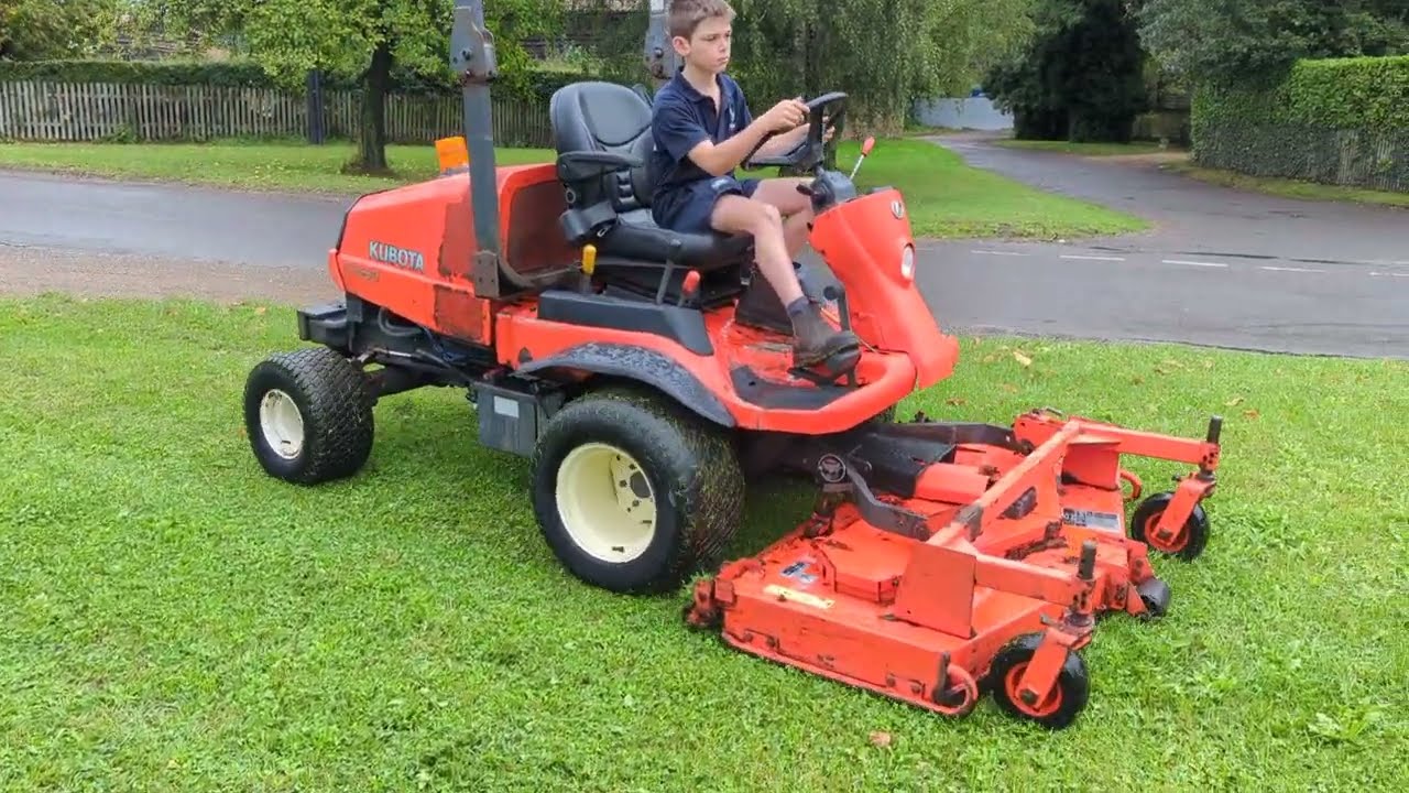 KUBOTA F3680 MOWER WALKAROUND VIDEO