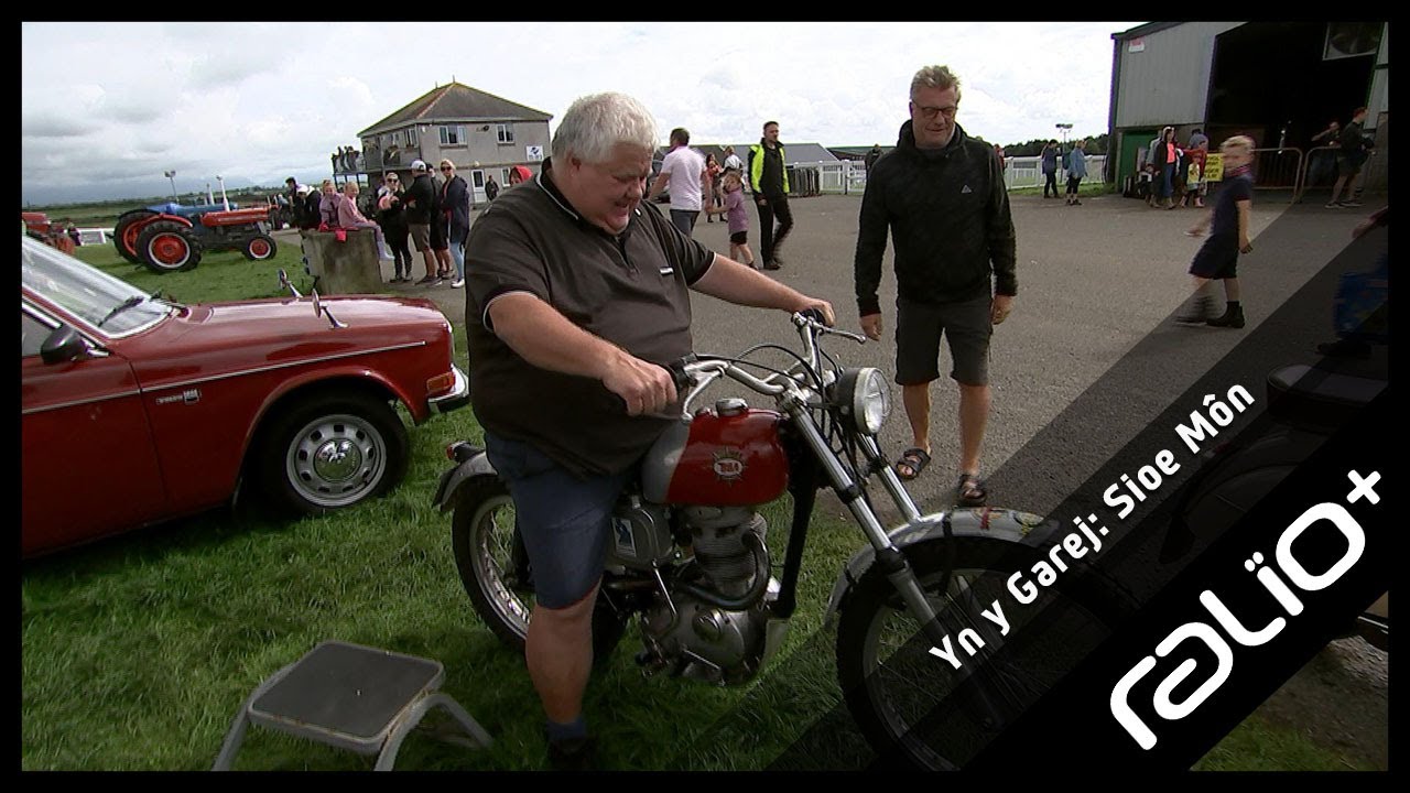 Sioe Môn | Yn y Garej | Howard visits Anglesey Agricultural Show!