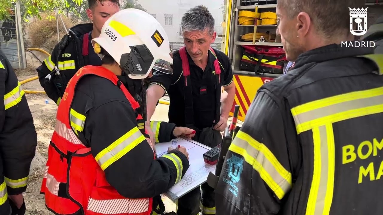 Incendio de edificio abandonado en calle Jaén
