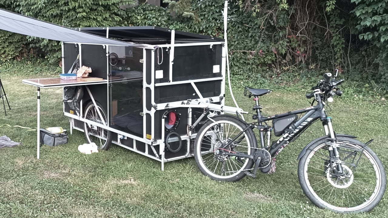 Mobile Festung, dieser Fahrradwohnwagen ist wirklich robust gebaut!