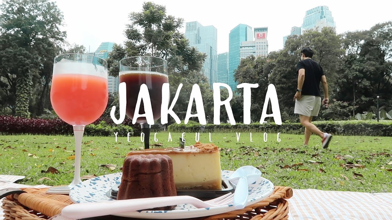 🇮🇩 𝘃𝗹𝗼𝗴 Jakarta Daily Life in PPKM▪︎Aesthetic outdoor cafe▪︎Picnic GBK▪︎Unboxing S22 Ultra▪︎Shokupan