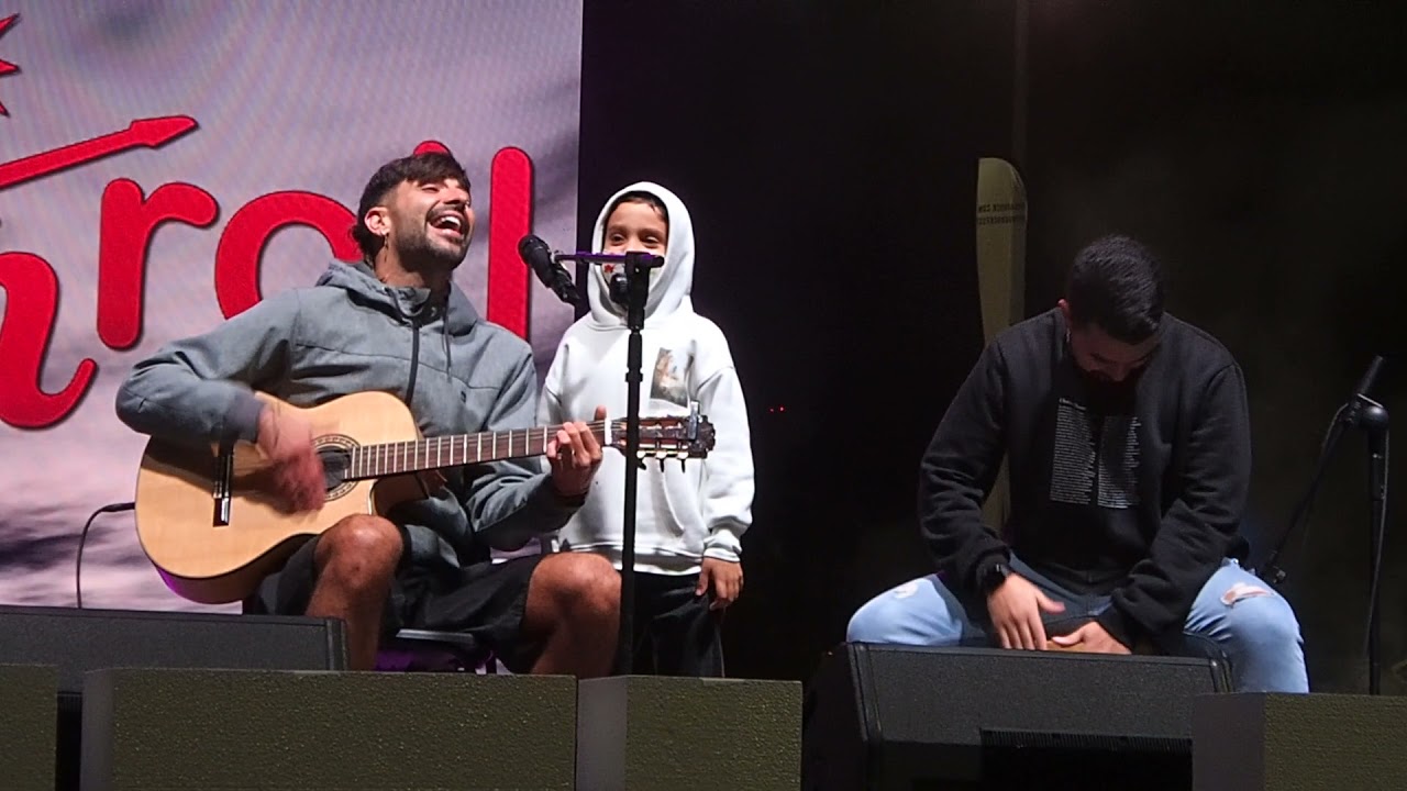 El Vega Life en Los40 sostenibles, cantando mi paraíso.