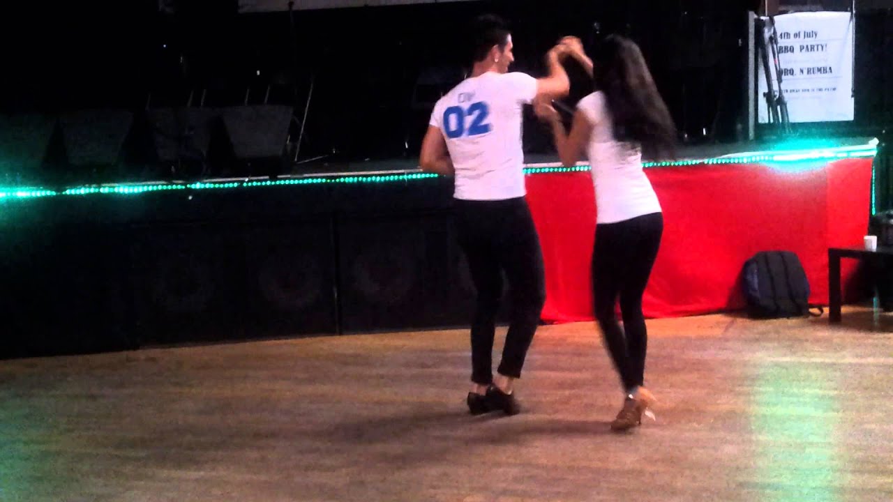 08.21.13 Rodrigo y Selene turn pattern