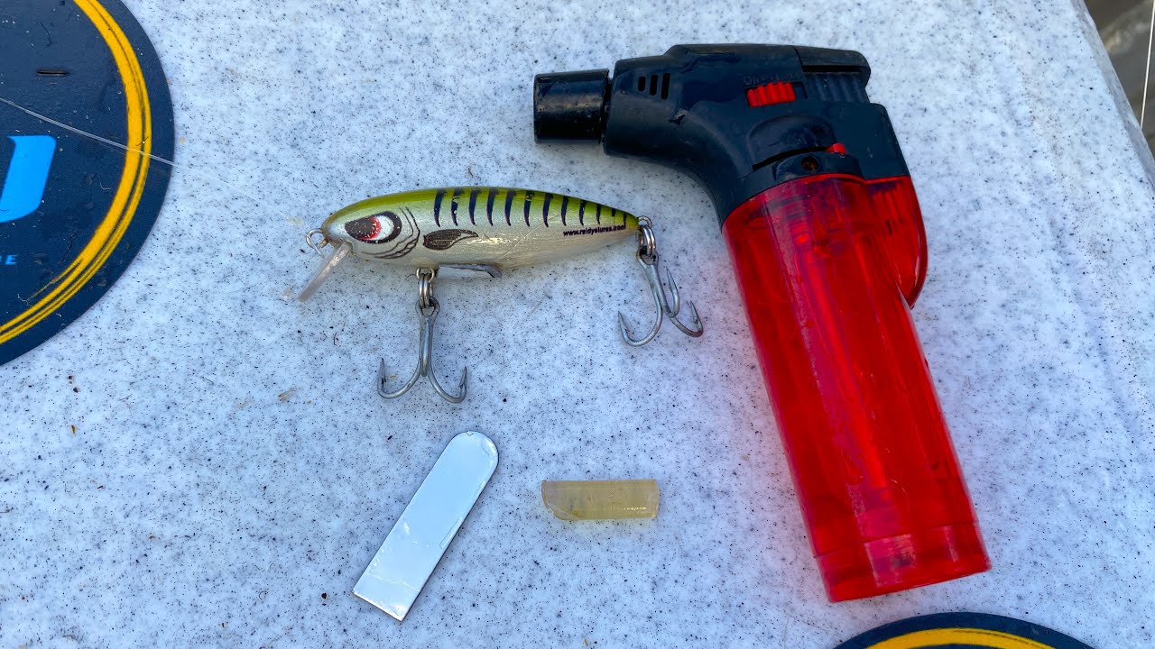 How to Suspend Lures Using Lead Strips (2 MIN TIPS)