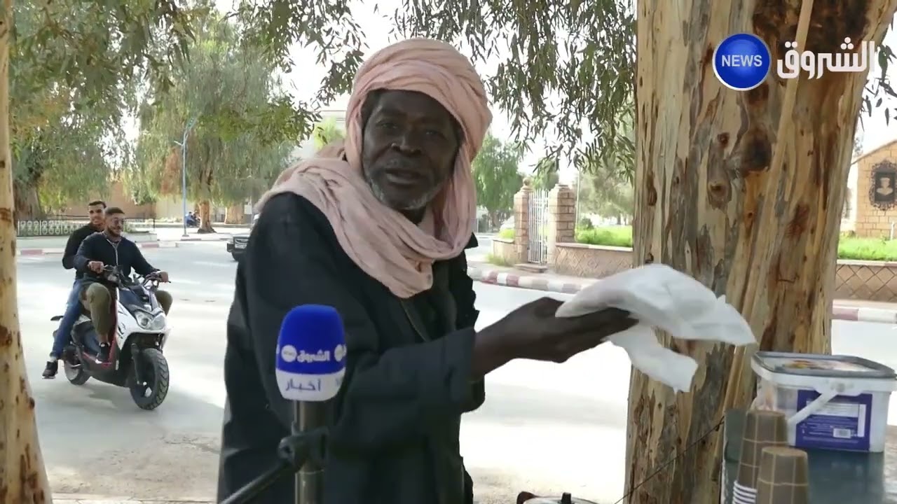 #الاغواط....عمي قاسي قصة رجل مكافح امتهن حرفة بيع الشاي منذ سنوات العشرية السوداء