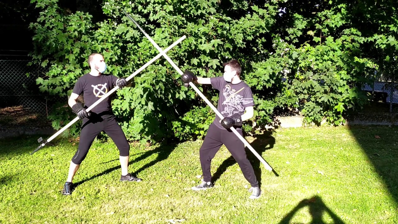 Harnischfechten - Hastes - As Tr&ecirc;s Defesas