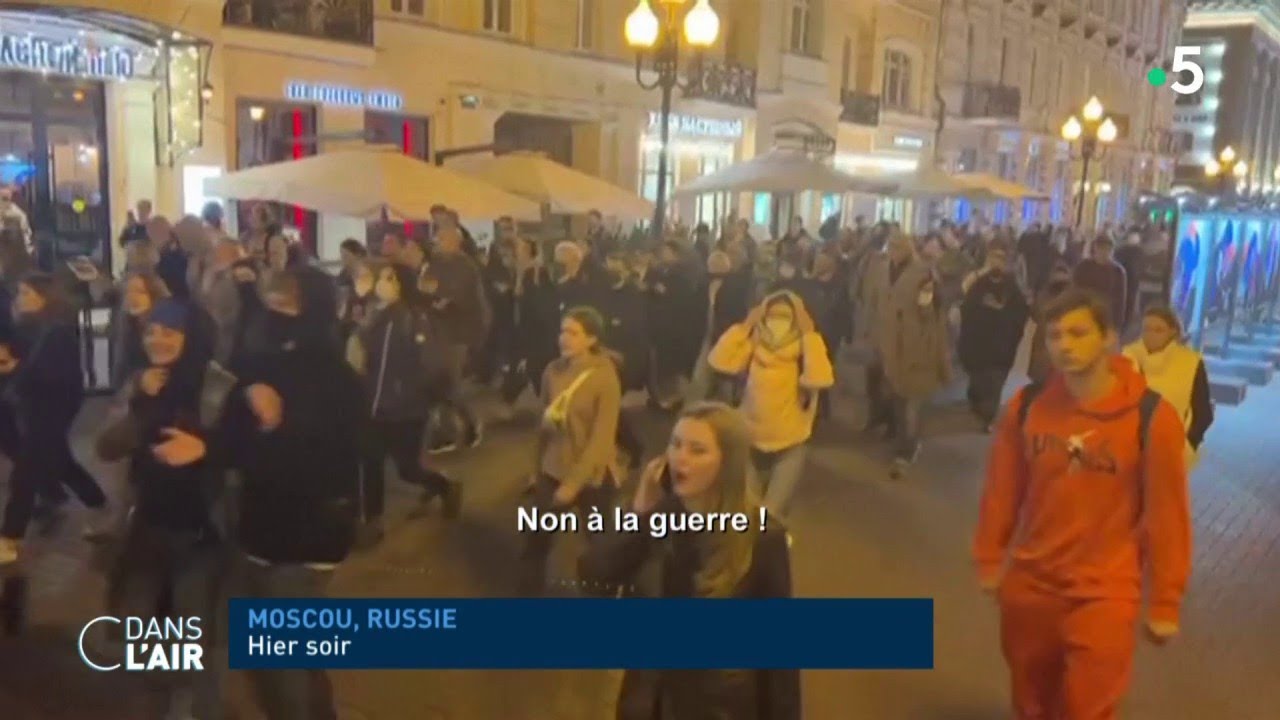 Poutine : et maintenant la contestation des Russes… - Reportage #cdanslair 22.09.2022