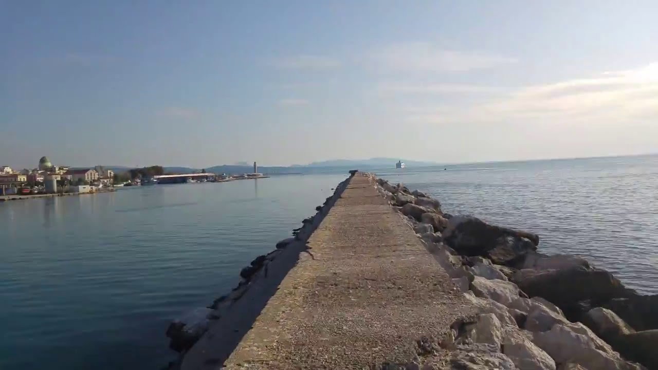 THE SEA WALL OF PATRAS PORT...SO DIZZY...