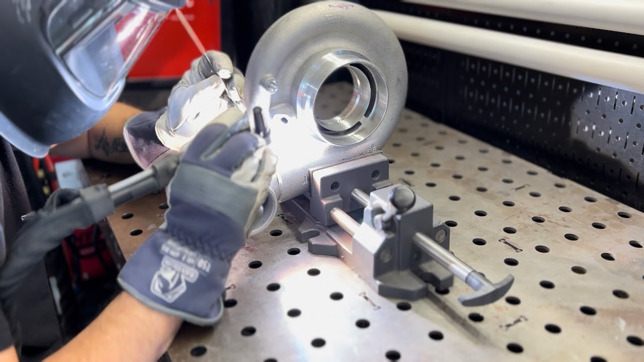 BorgWarner S372 SXE comp housing modification
