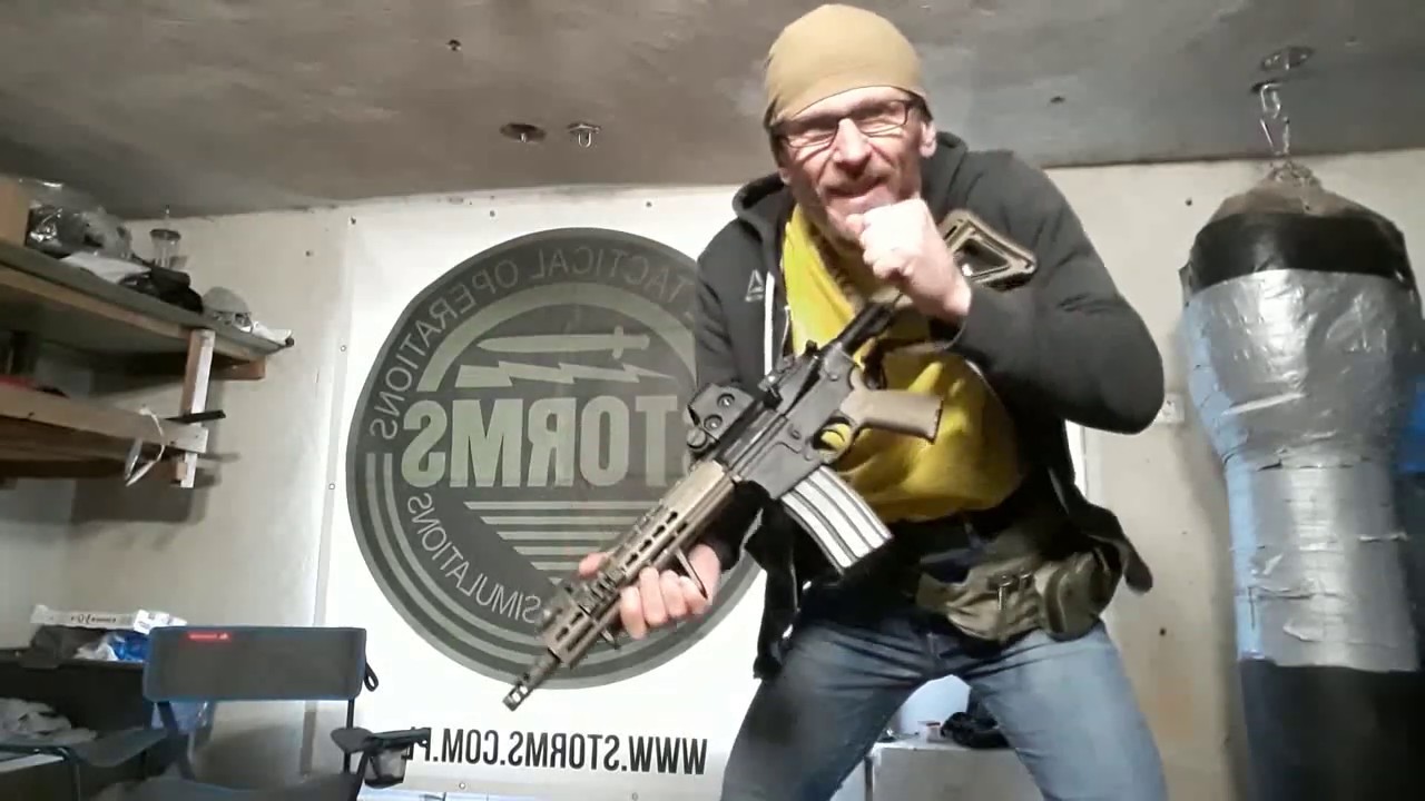 Karabinek i wymiana magazynka według Ex-Operatora GROM - ZIMY.