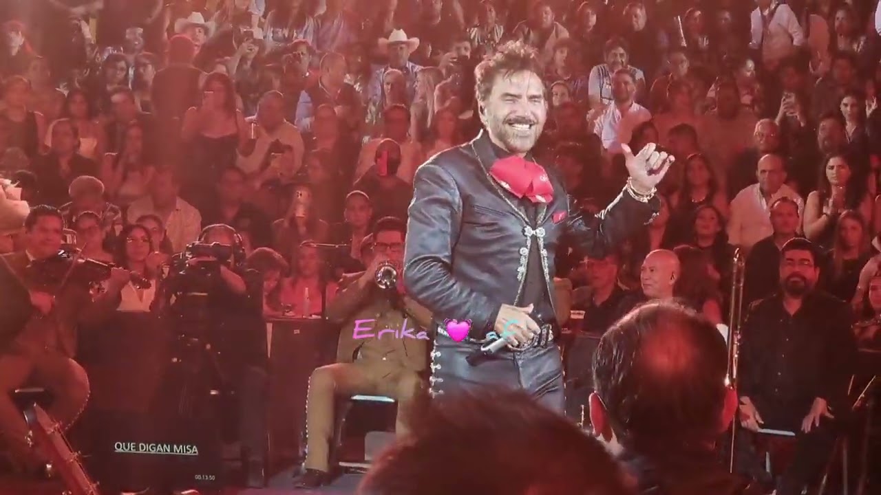 Alejandro Fernández el 🐴 ❤️  Así Nomas 🤷‍♀️  🎶 Que digan misa 👏  Palenque Puebla 2024