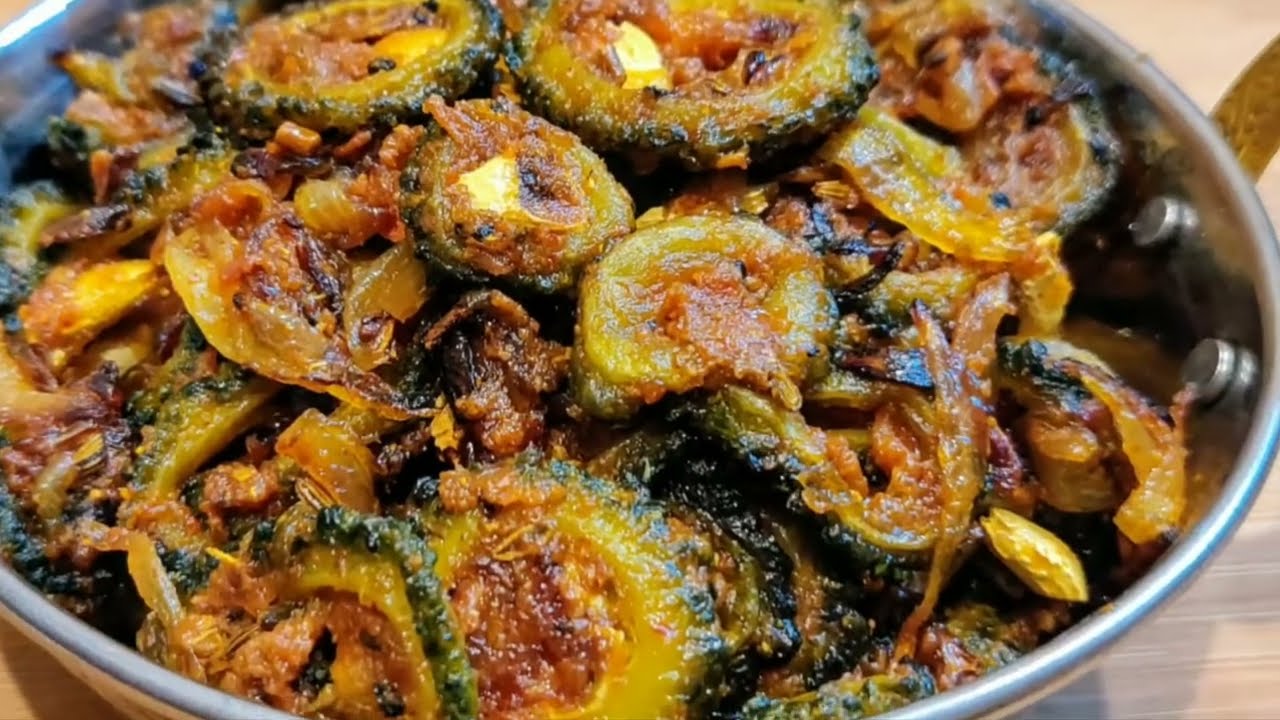 करेले की सब्जी कैसे बनाएं | Karela Pyaz Fry Recipe | Bitter Gourd Fry Sabzi | Karele Ki Sabzi