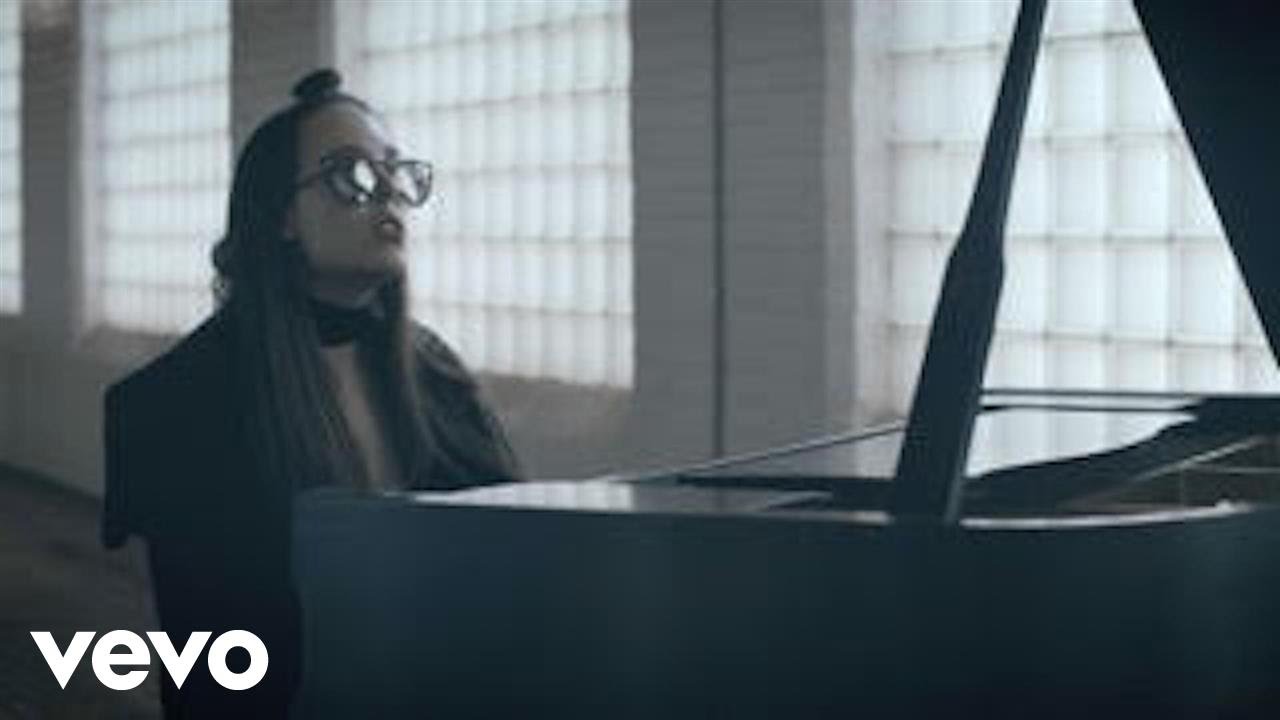 Allie X - Old Habits Die Hard (Piano Version)