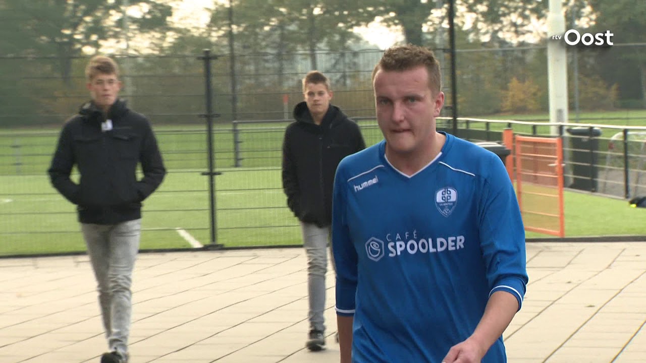 Velthuis beslist met hattrick topper en burenruzie tussen Hoeve en Bentelo
