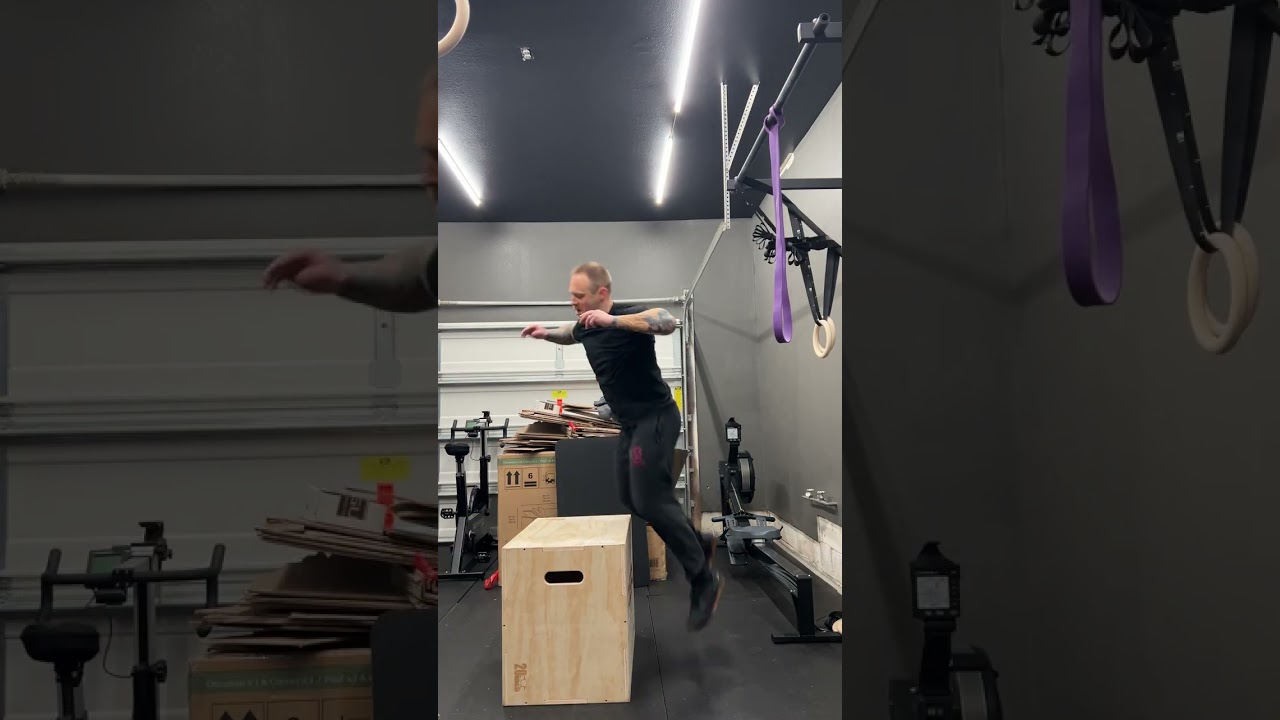 CrossFit Metcon Workout - Rowing & Box Jump Over 