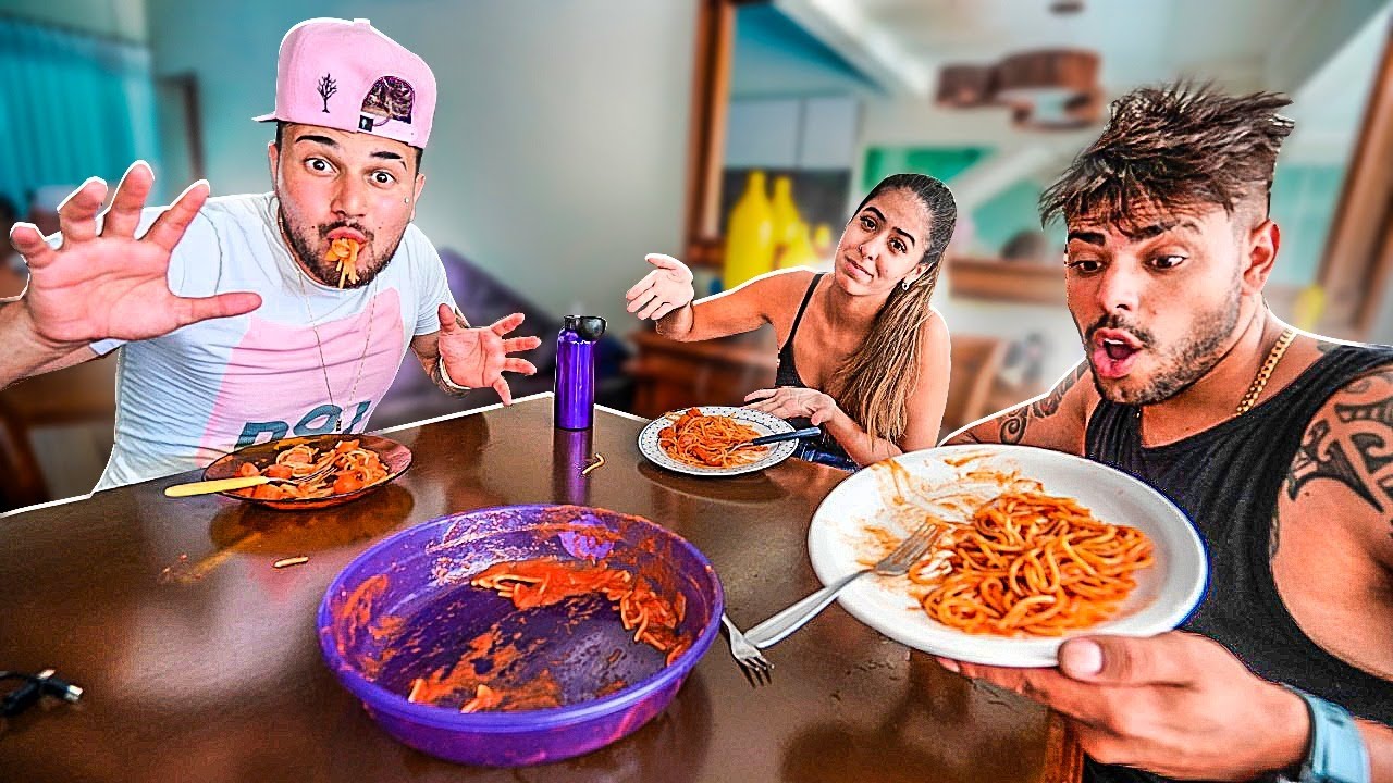 FIZ UMA MACARRONADA PRA TODO MUNDO