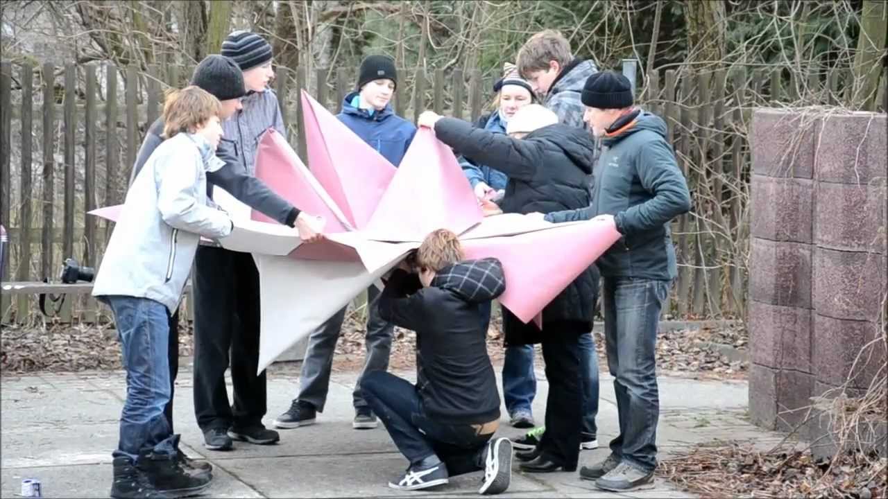Der (vielleicht) größte Fröbelstern der Welt