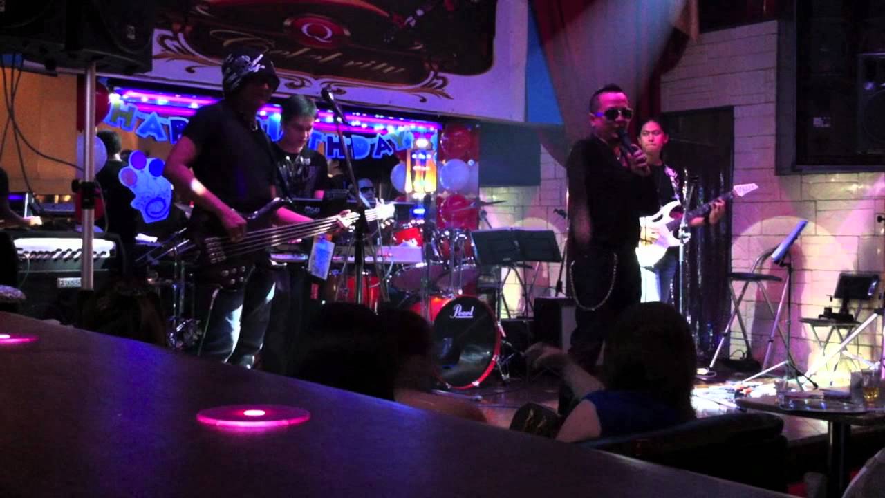bakit kung sino pa by Lloyd Umali with Blank Page Band.mov