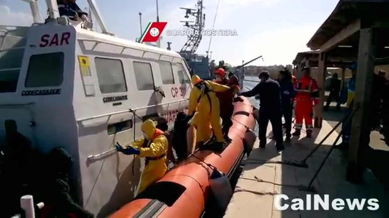 Lampedusa :: 05/04/2015 :: Nuova ondata di partenze di migranti dalla Libia.