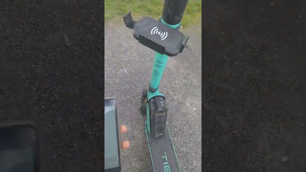 How to remove a battery from escooter.