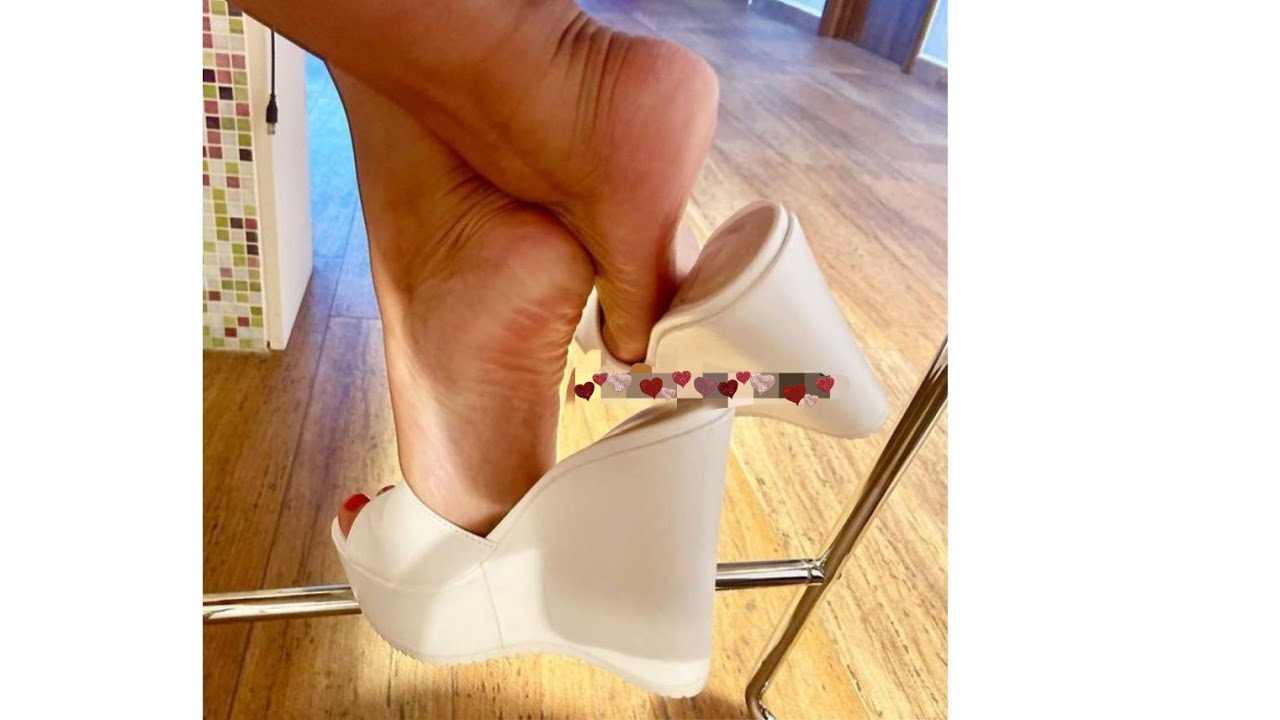 Hurt touching collection of platform wedge heel mule sandals for ladies #wedgemules #wedgesandals.