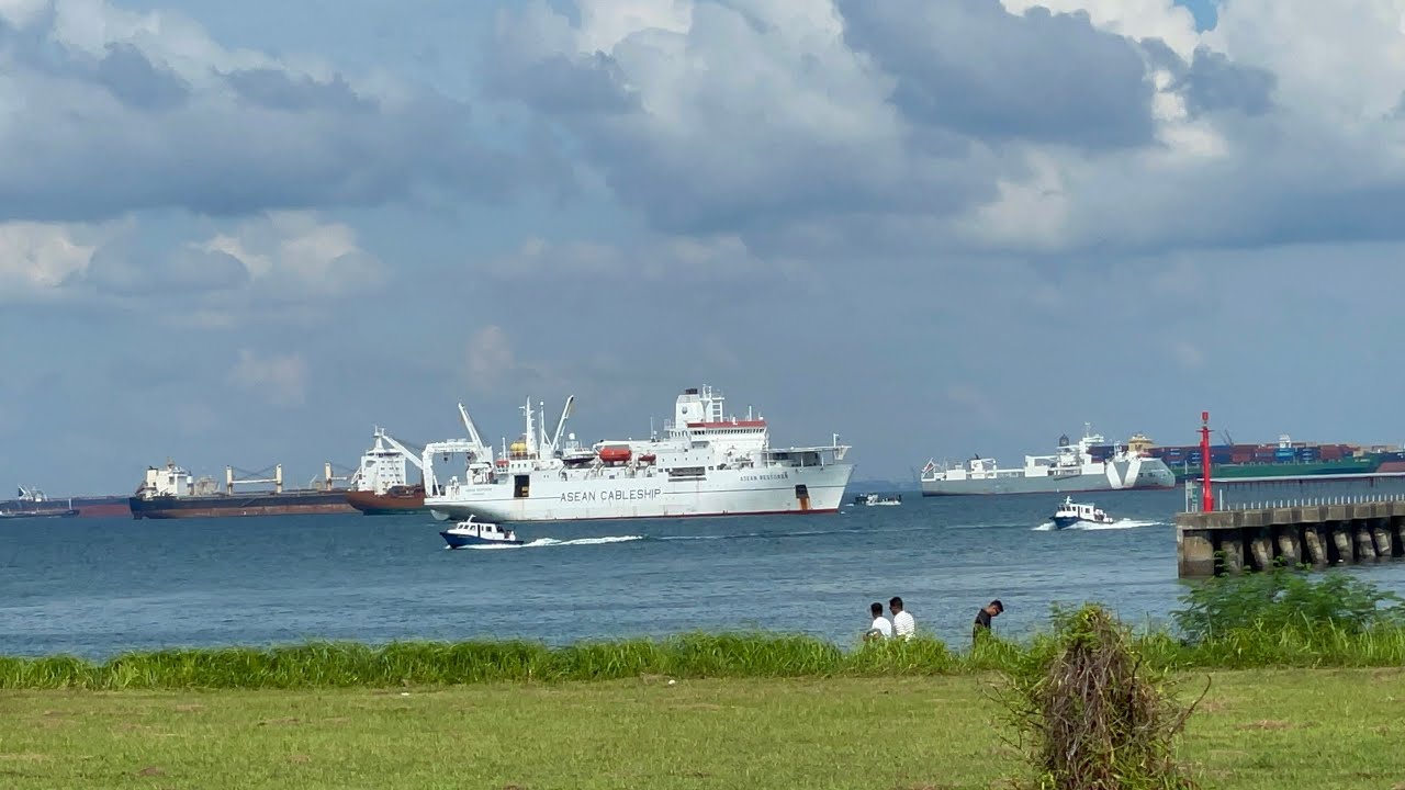 Explore Beautiful Scene at Marina South Pier  || Explore Singapore beach