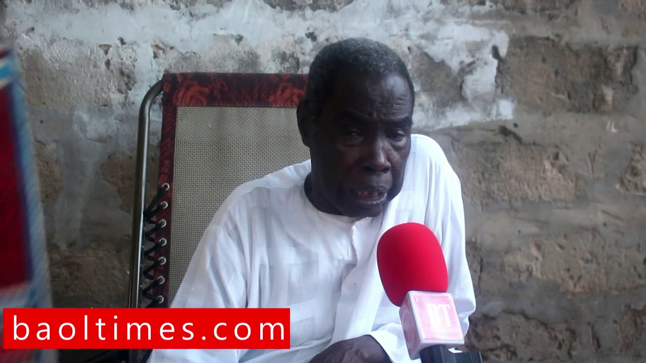 Serigne Abdou Bakhé Mbacké parle avec la jeunesse