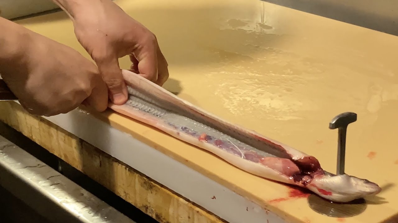 焼き立て活鰻を破格の値段で - 葱屋 にょろ助 - 先斗町