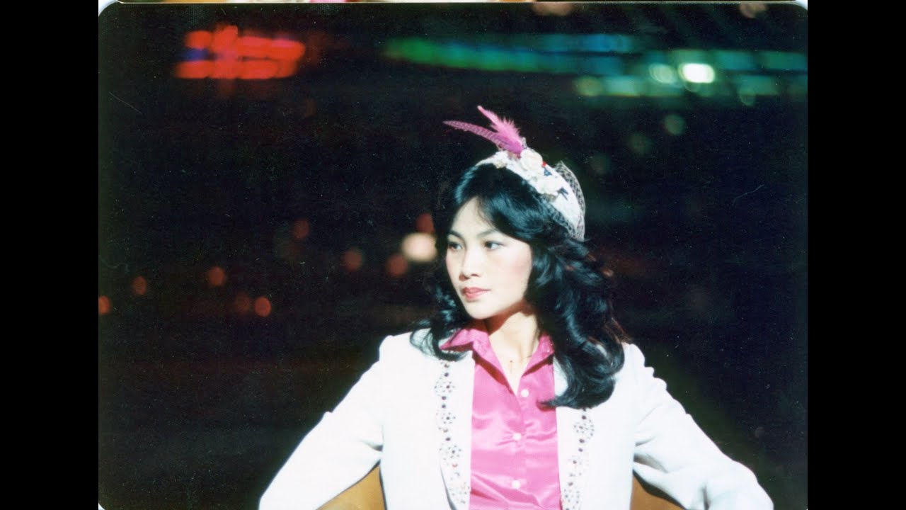 珍貴高清視頻  鳳飛飛1979《做個快樂歌手》現場 一道彩虹第74集開場曲