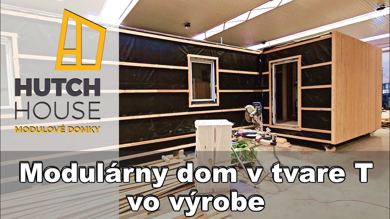 Modulárny dom v tvare “T” v rozostavanom stave vo výrobe HUTCH HOUSE