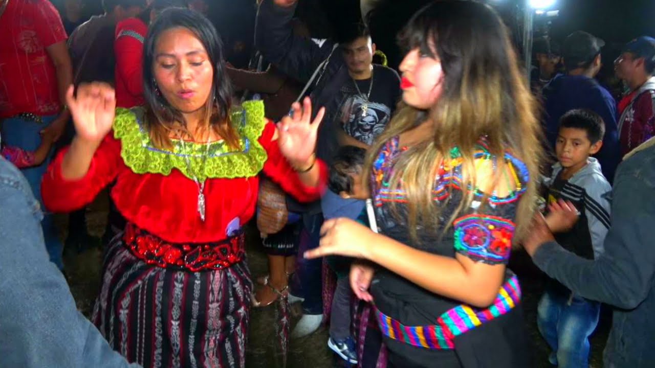 Agrupacion Familia Musical desde Ojo de Agua Tres Cruces Joyabaj 8 de noviembre 2023